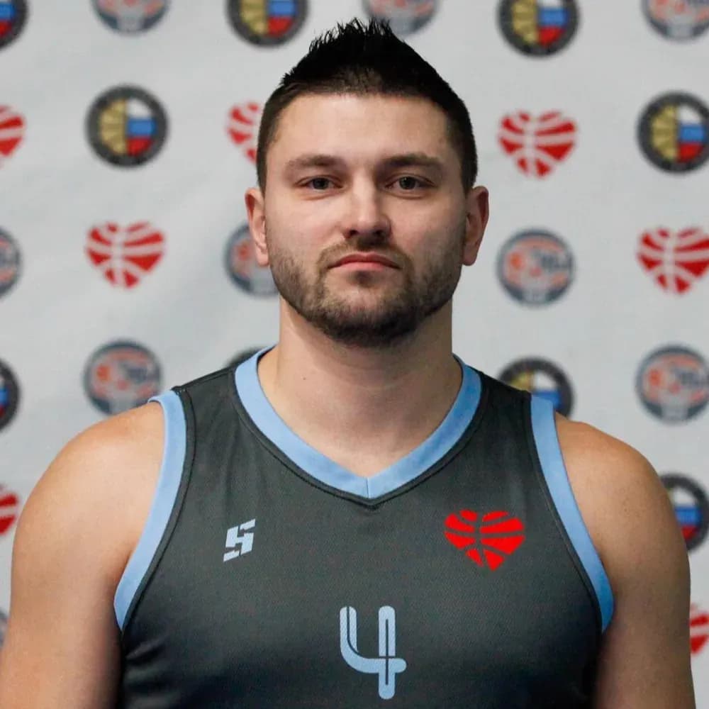 Иван Савельев